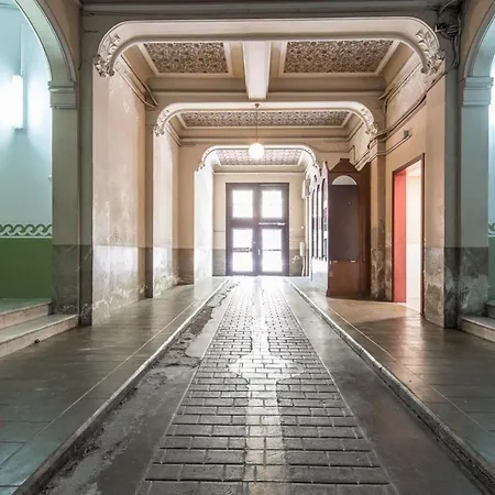 - Eixample 2a 아파트